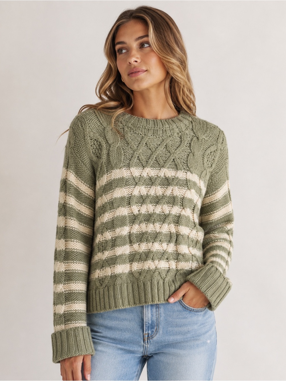 American Eagle Cable Knit Gray & White Crewneck Sweater Women’s Small